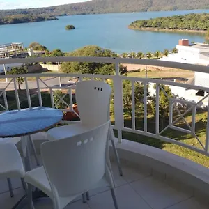 apartamento-encantador-de-frente-ao-lago-corumba.caldasnovashotels.com/